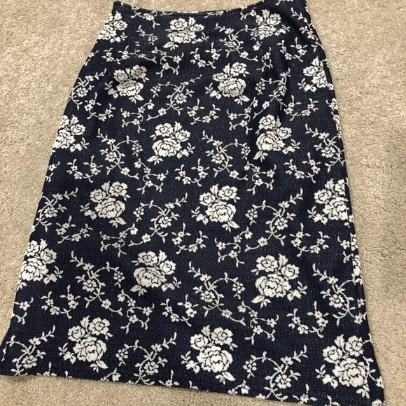 Beautiful two piece set dress - Picture 4 of 7